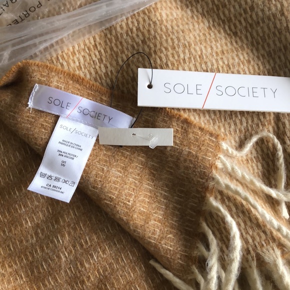Pretty SOLE SOCIETY Scarf/Shawl -  NEW - Picture 8 of 8